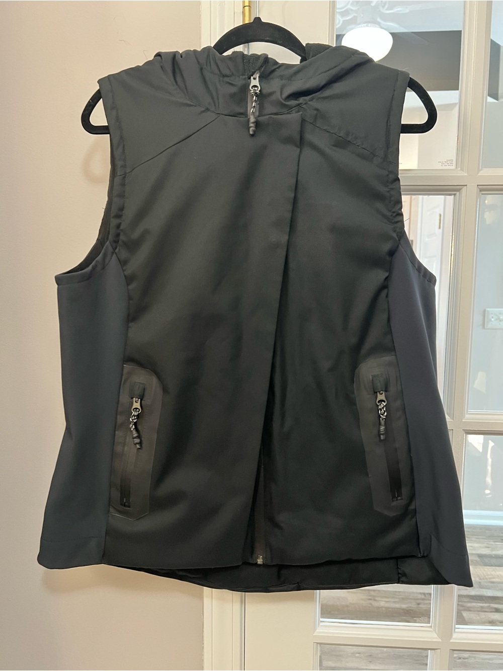 Sweaty Betty Black Hooded Performance Vest size XL EUC